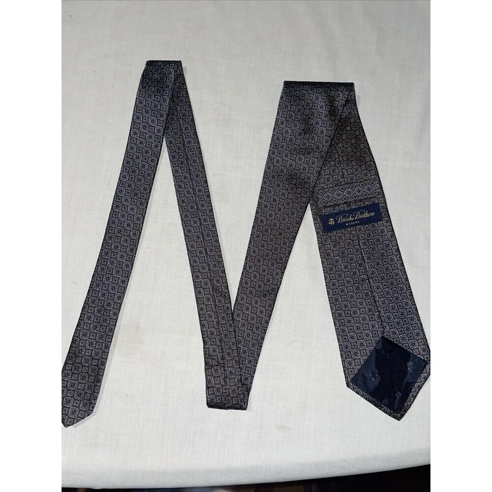 Brooks Brothers Makers Men’s Dress Tie Size 57” Blue Geometric Business Formal
